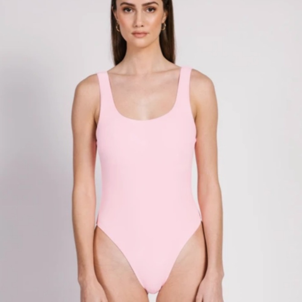 🌸Solid and striped bathing suits light Barbie pink cute in excellent condition